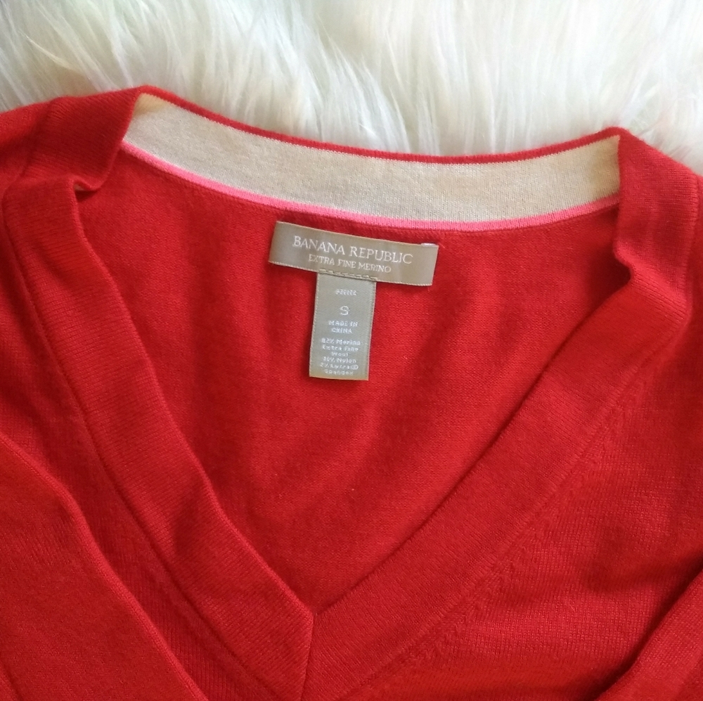 Banana Republic V-neck sweater - Picture 2 of 4